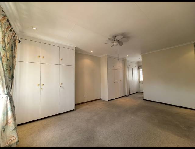 2 BEDROOM RETIREMENT UNIT FOR SALE IN BROMHOF